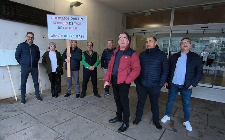 El PSOE critica la falta de voluntad del gobierno para atender las reivindicaciones del sector del taxi